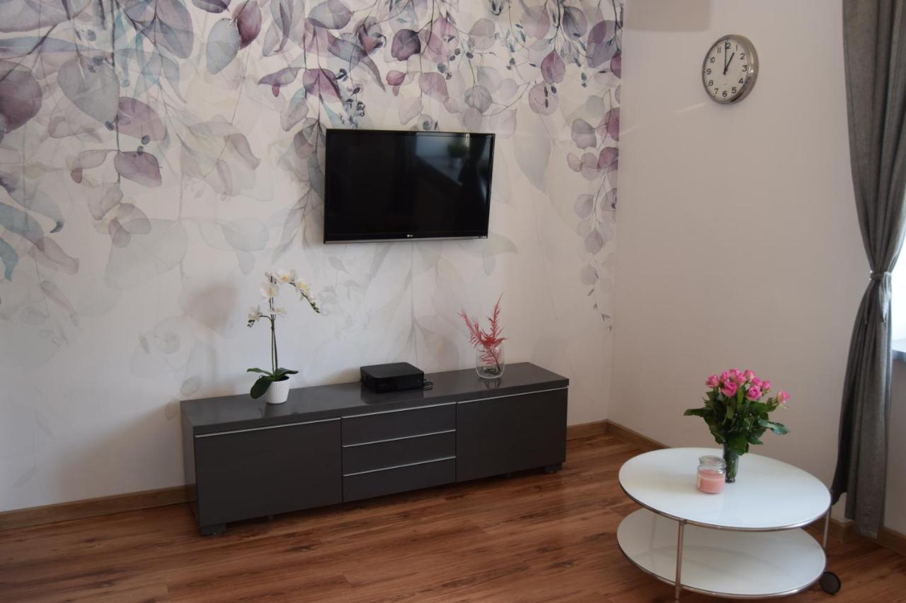 Be My Guest - Krucza Elegant Apartment - Rondo De Gaulle'A Center Of Warsaw Metro Wi-Fi Breakfast Exterior photo
